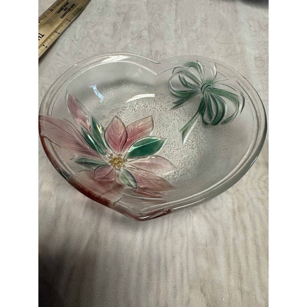 Mikasa Savoir Vivre‎ Christmas Heart-Shaped Glass Candy Dish Poinsettia Bow